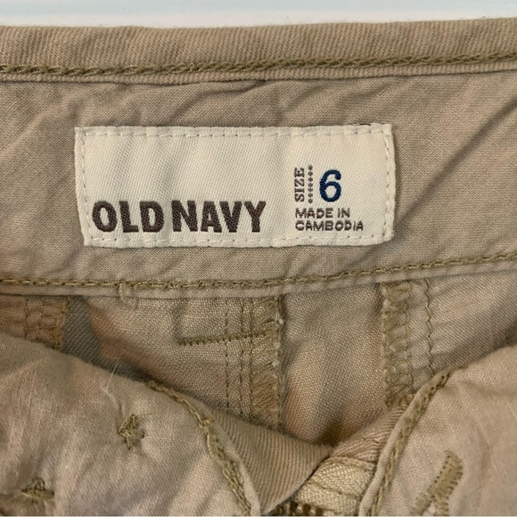 Old Navy Khaki Cargo Shorts, Size 6 - Picture 2 of 10